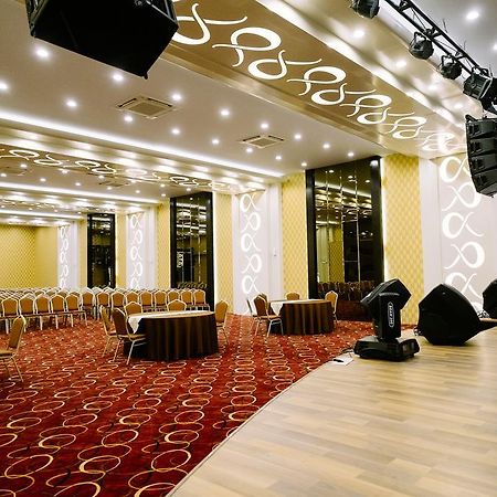 Alpha Hotel Pekanbaru Eksteriør bilde