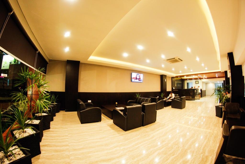 Alpha Hotel Pekanbaru Eksteriør bilde
