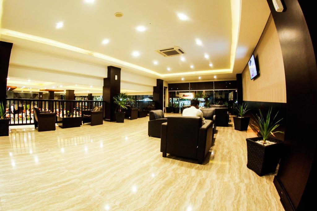 Alpha Hotel Pekanbaru Eksteriør bilde