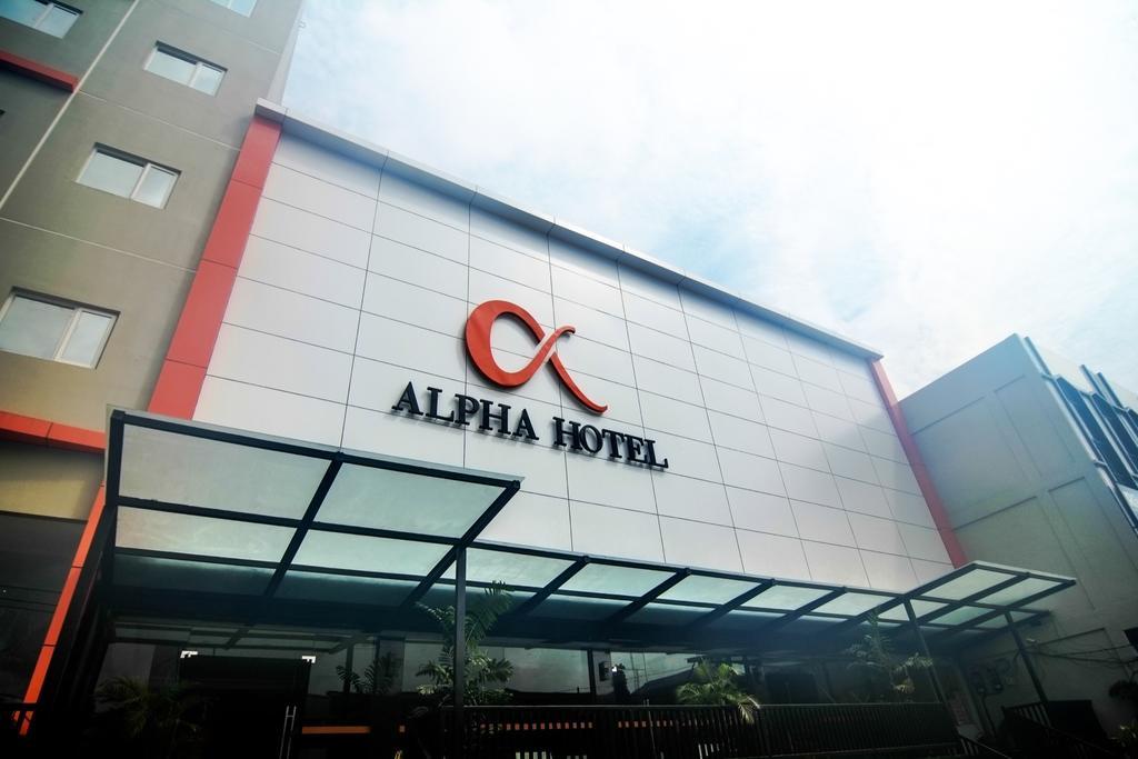 Alpha Hotel Pekanbaru Eksteriør bilde