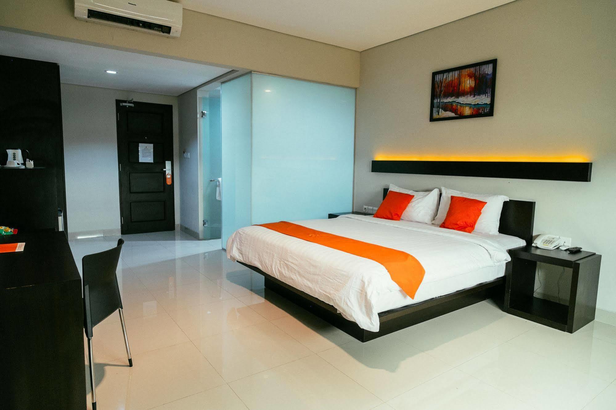 Alpha Hotel Pekanbaru Eksteriør bilde